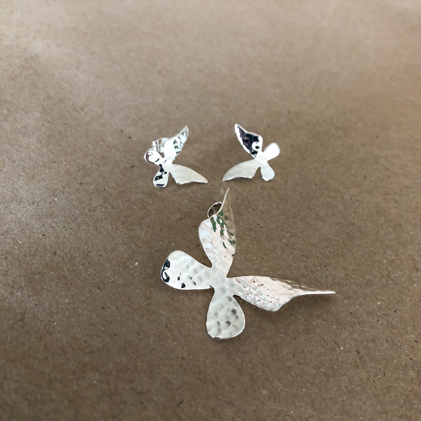 Aretes De Plata y Pendiente De Plata | Mariposa Carolina | Terminado Martillado