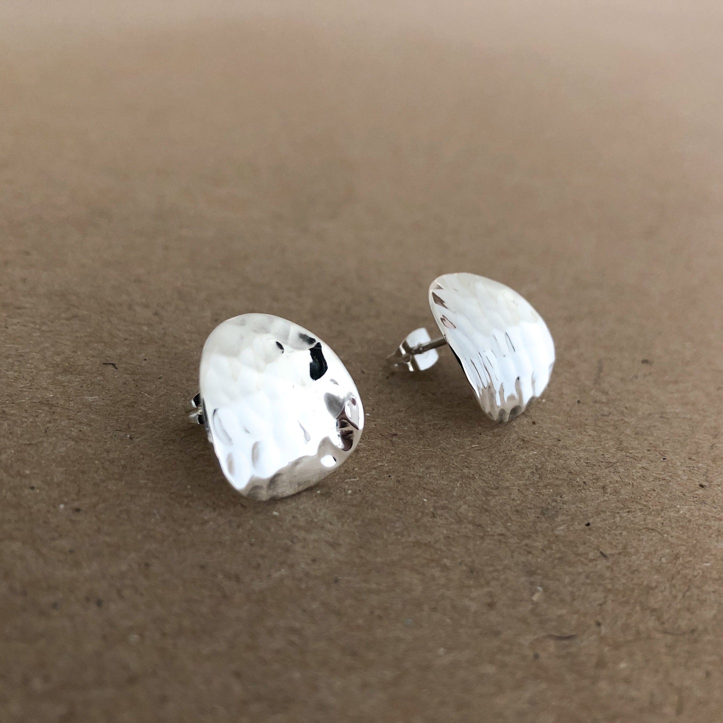 Aretes De Plata | Petalo Con Terminado Martillado