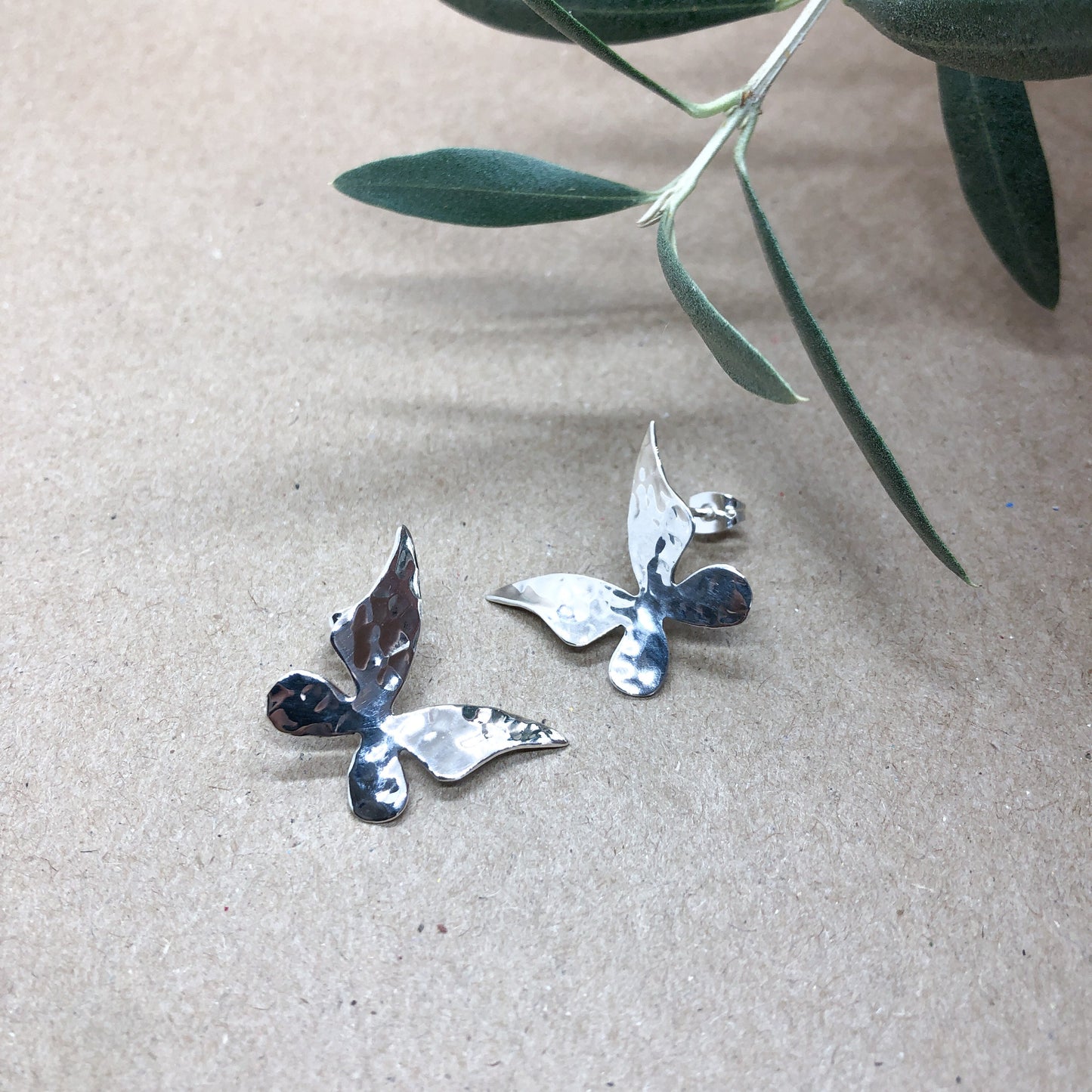Aretes De Plata | Mariposa Carolina Con Terminado Martillado