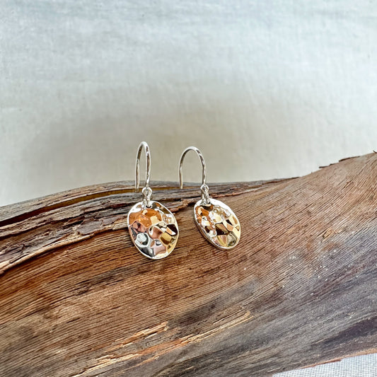 Arete en Plata ⎮Arete Ovalo martillado