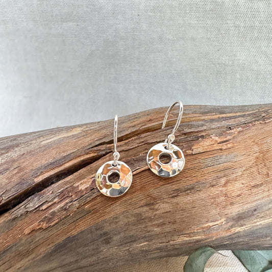 Arete En Plata ⎮ Arete Martillado con Arillo